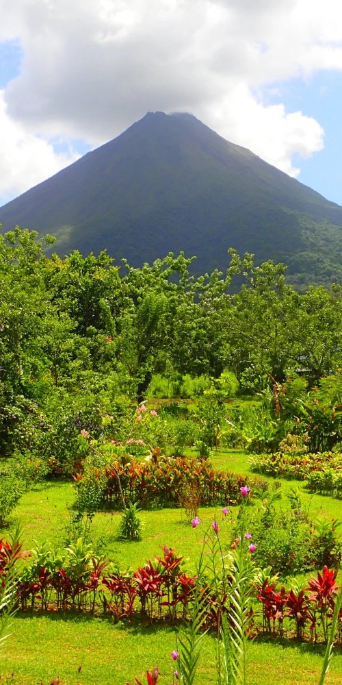 Driving in La Fortuna