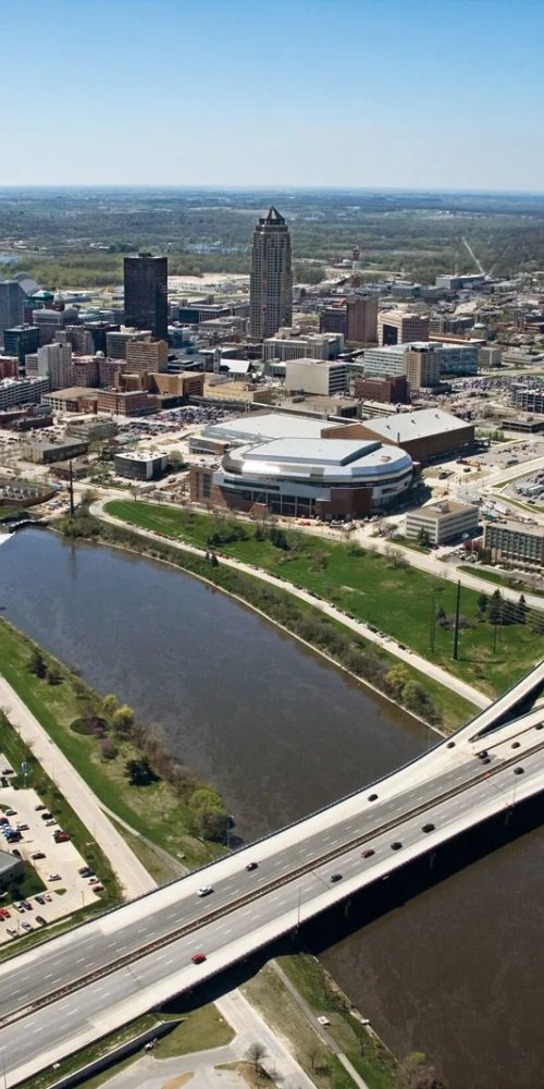 Des Moines street view portrait
