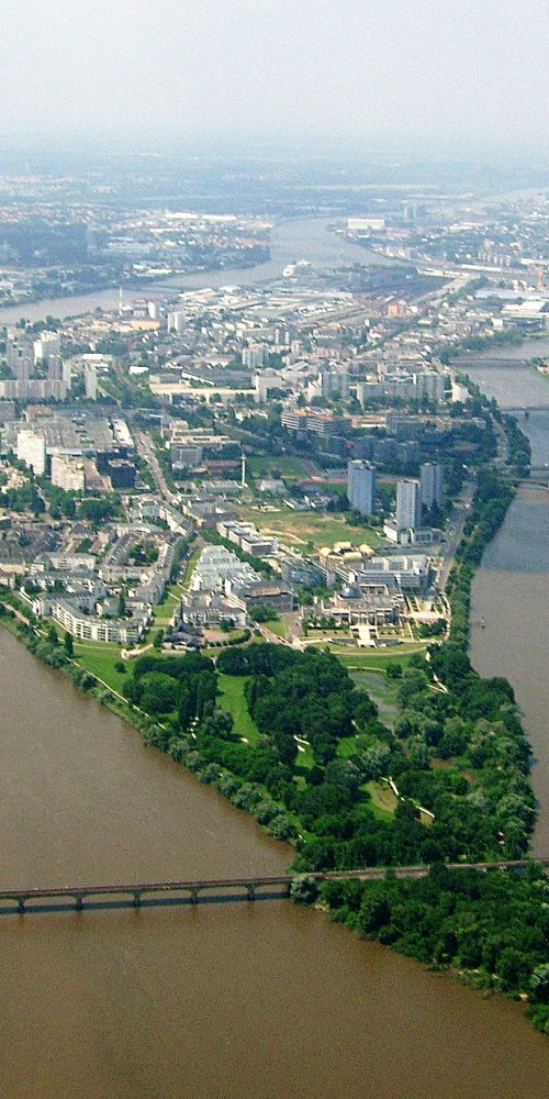 Driving in Nantes, FR