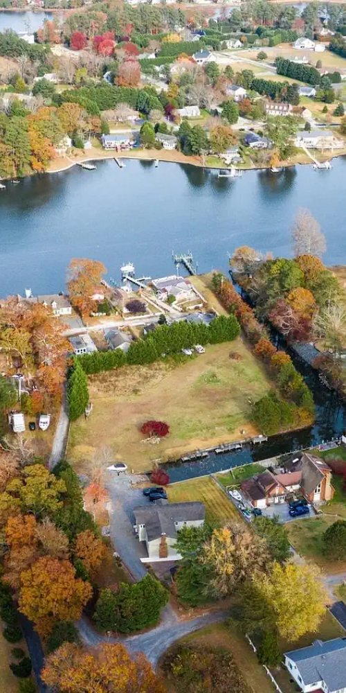 Driving rules signage in Millsboro, DE, US